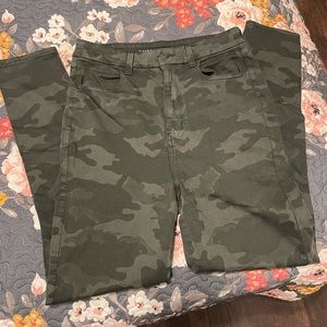 NEW camo AE Jeans